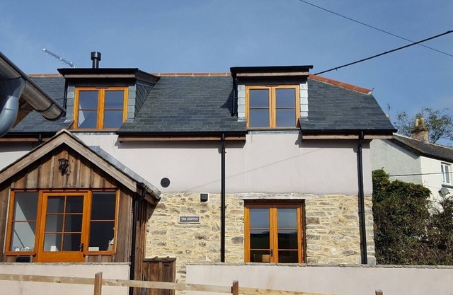 Beautiful luxury cosy village cottage near Woolacombe and Croyde beaches