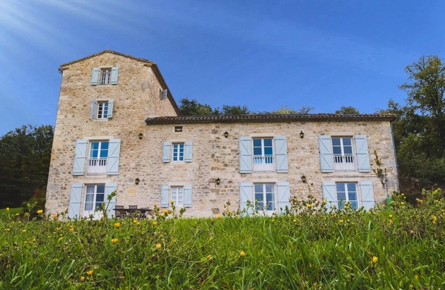 Beautiful manor located on a terrain of 33ha.