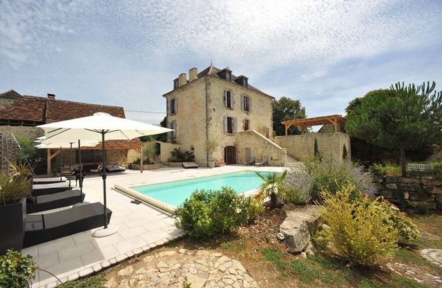 Beautiful mansion built in 1876 private swimming pool and landscaped garden