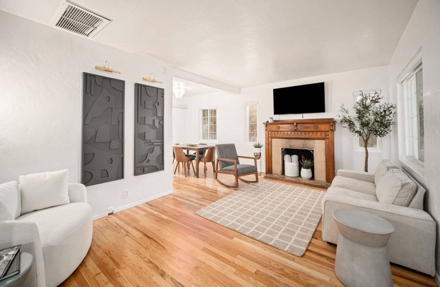 Beautiful mid century 2-bedroom house in central Tucson with AC and WiFi