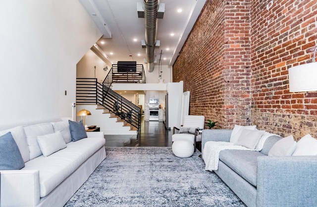 Beautiful Modern loft in downtown theatre district