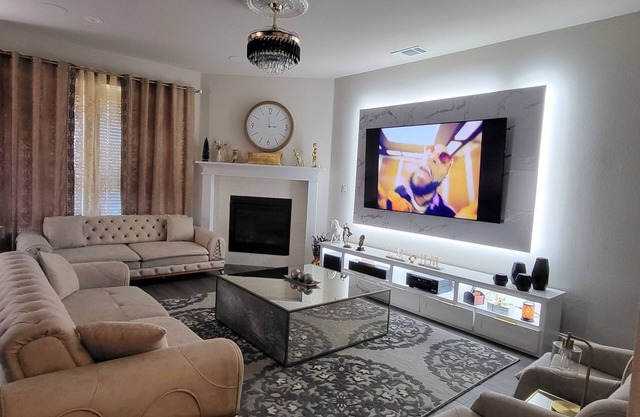 Beautiful Modern & Luxury Three Bedroom House