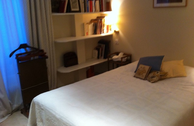 Beautiful Montparnasse-Raspail room in freestone building in Paris
