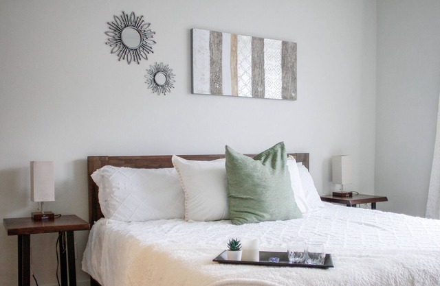 Beautiful Mountain View Apt Farmington Station by Lagoon