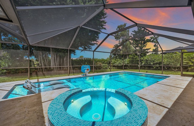 Beautiful Naples Retreat