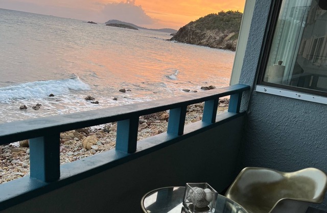 Beautiful new renovated romantic condo steps away from the ocean!