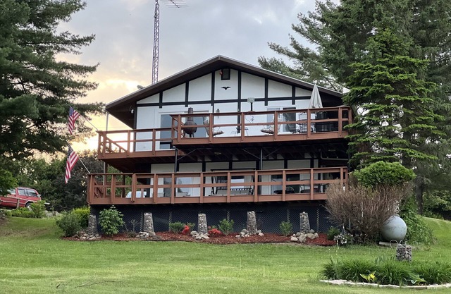 Beautiful, newly remodeled house on Long Lake
