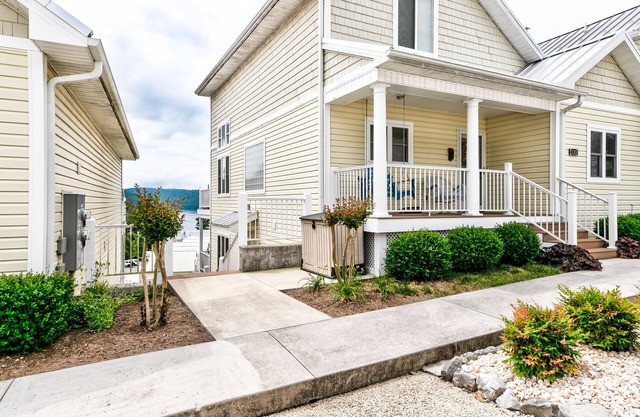 Beautiful Norris Lake Condo in Deerfield Resort With Views That Can't Be Beat!