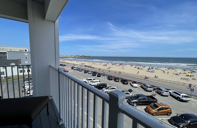 Beautiful Ocean beach condo - Brand new building