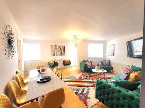 Beautiful Ocean Drive Apt-7 Beds