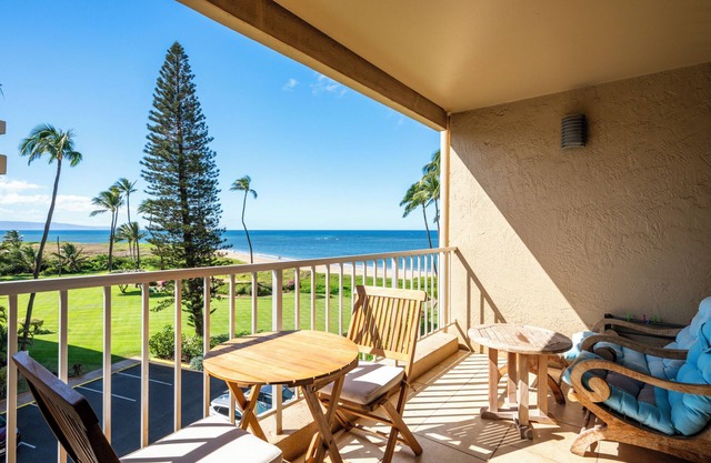 Beautiful Ocean View! Steps to the Beach, King Bed, Pool, Air Conditioning