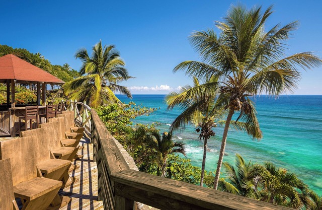 Beautiful Oceanfront Villa that sleeps up to 20 guests!