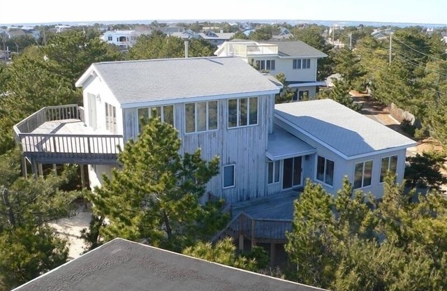 Beautiful Oceanside 5 BR, 3rd Home From Private Beach, Great Ocean Views