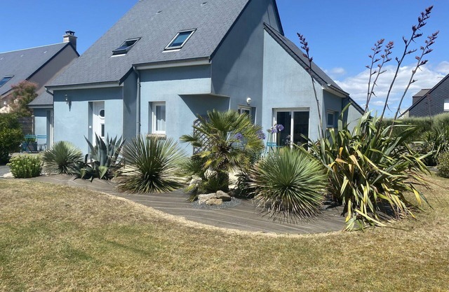 Beautiful private villa for 6 people with WIFI, TV, terrace, pets allowed and parking