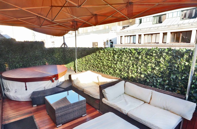 Beautiful Piccadilly Circus Town House, 11 Rooms