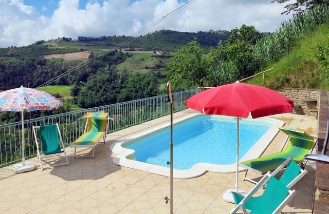 Beautiful private villa for 10 people with private pool, A/C, patio and pets allowed