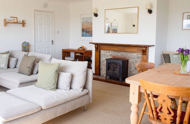 Beautiful private villa for 4 guests with WIFI, TV, patio and parking
