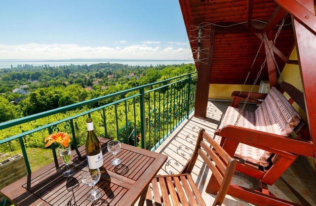 Beautiful private villa for 4 guests with A/C, WIFI, TV, patio and parking