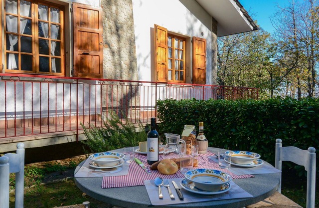 Beautiful private villa for 8 guests with WIFI, TV, patio and pets allowed