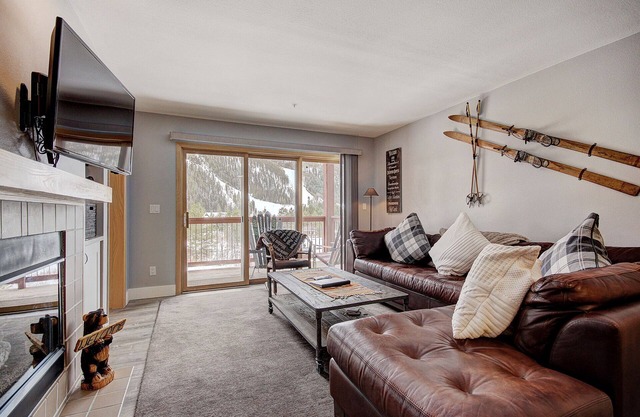 Beautiful Property/Stunning Views/Walk to the Slopes/Shared Hot Tub