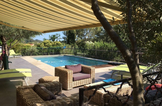Beautiful Provencal villa with infinity pool