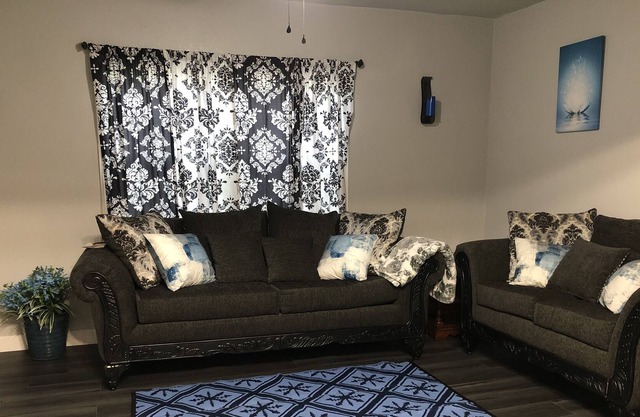 Beautiful ,remodeled 3 Bedroom 1 bth 10min from UAPB 10 minfrom Saracen casino