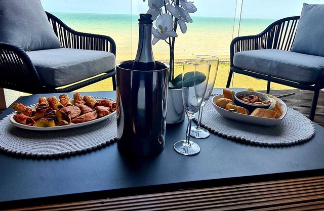 Beautiful Seafront Home with Amazing Views!