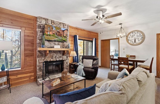 Beautiful Seven Springs- 2 Bed, 2 Bath Condo