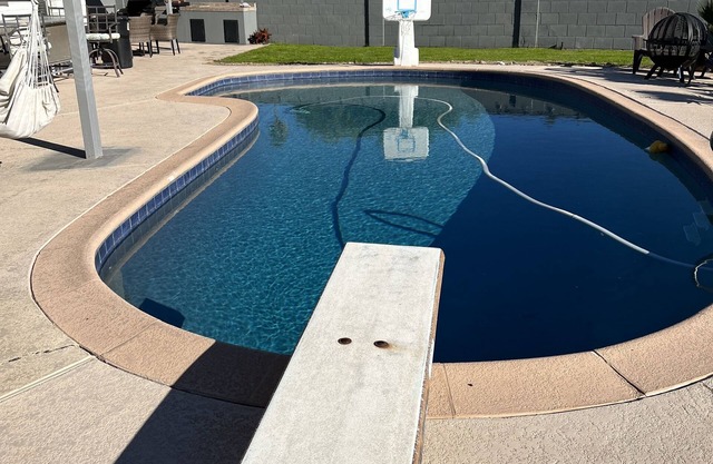 Beautiful Spacious Home w/pool - minutes from anything you want!