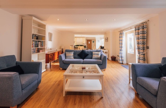 Beautiful spacious property a stones throw from North Norfolk beach