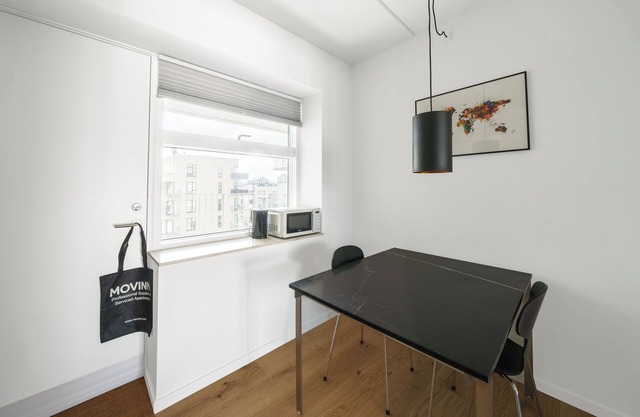 Beautiful Studio w/balcony - 330