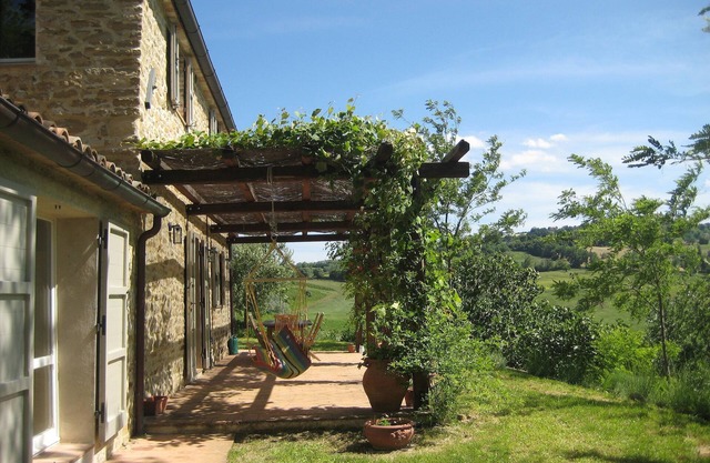 Beautiful, tranquil farmhouse with spectacular views between Urbino and Coast
