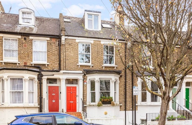 Beautiful Victorian in West Kensington. 3 Beds, 2.5 bath and a large terrace.