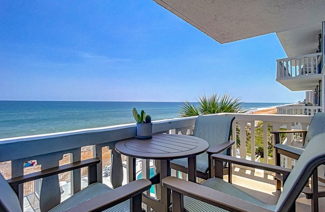 Beautiful Views on the Beach in Quiet Ormond Beach area