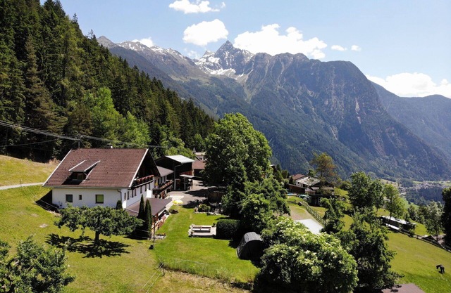 Beautiful villa for 5 guests with WIFI, TV and balcony