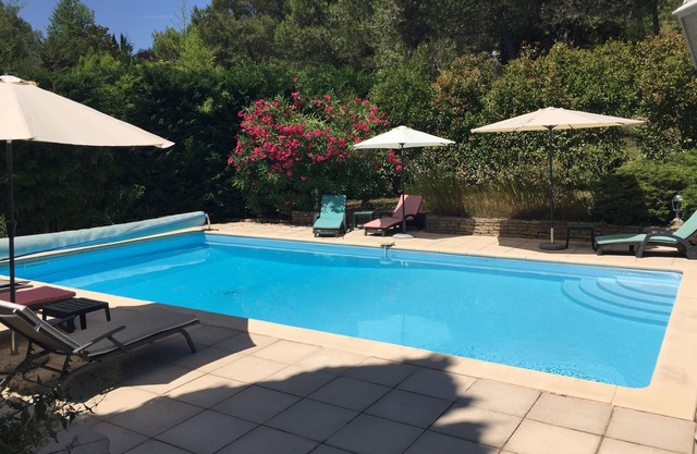 Beautiful Villa in Private Grounds, heated Pool, idyllic for memorable holidays