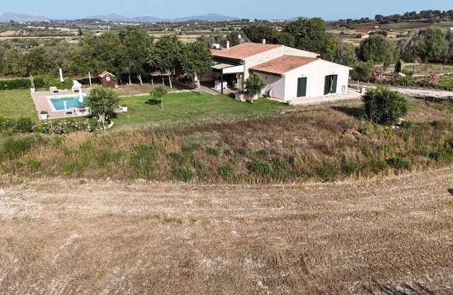 Beautiful villa in the middle of nature, 5 minutes away from the best beaches of Mallorca.