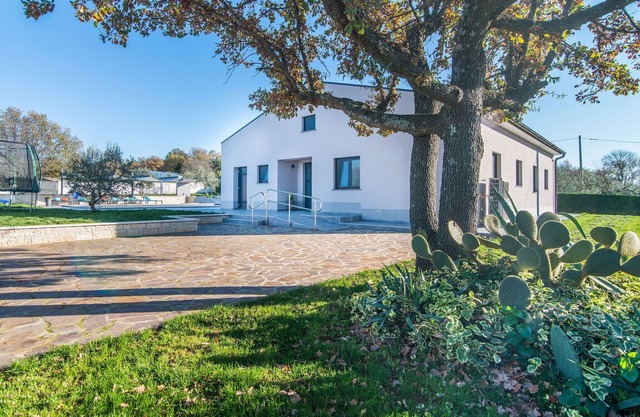 Beautiful Villa in Vrsar with Swimming Pool