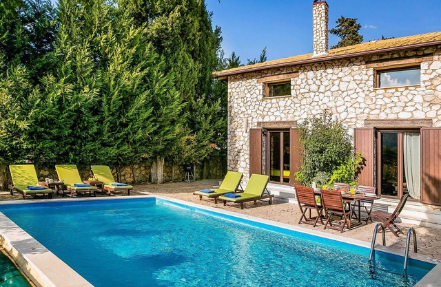 Beautiful Villa with a private pool and parking.