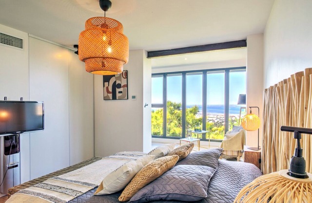 Beautiful villa with sea/lido view