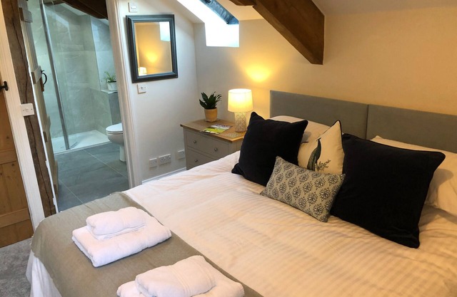Beautifully barn conversion with panoramic views and private hot tub