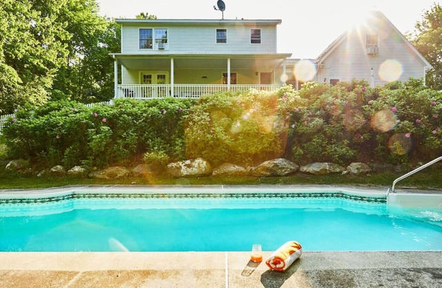 Beautifully Designed 4BR Home with Heated Pool and HotTub
