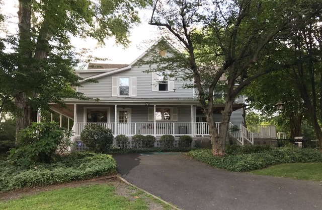 Beautifully Furnished Lrg Home inside beltway near NFATC, Pentagon & State Dept.