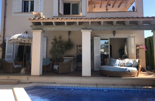 Beautifully furnished and fully equipped villa just minutes from gorgeous beach!