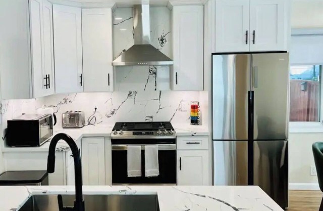 Beautifully Renovated 2-Bedroom Home Near LAX