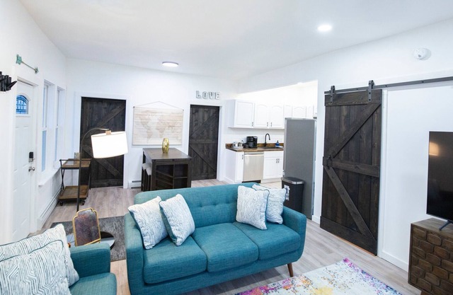 Beautifully renovated Apt with Mid-Century Modern Flair!