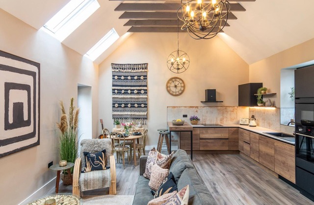 Beautifully restored stables with hot tub
