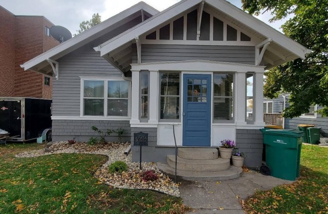 Beautifully updated 4 bedroom Lake Home