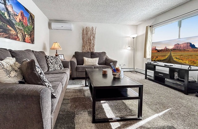 Beauty in the Springs"Entire Condo Great Location