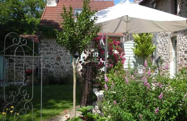 Bed and breakfast capacity 2 ps sitting area quitchenet tv wifi see details...